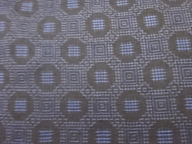 アンティーク　幾何学模様織り出し本場泥大島紬着物